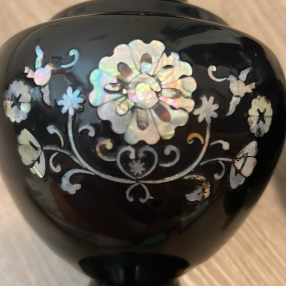 Pair of Vintage Black Lacquer Mother of Pearl Inlay Vases with Brass Detail - Picture 2 of 5